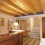 Trauner Rooms Collection